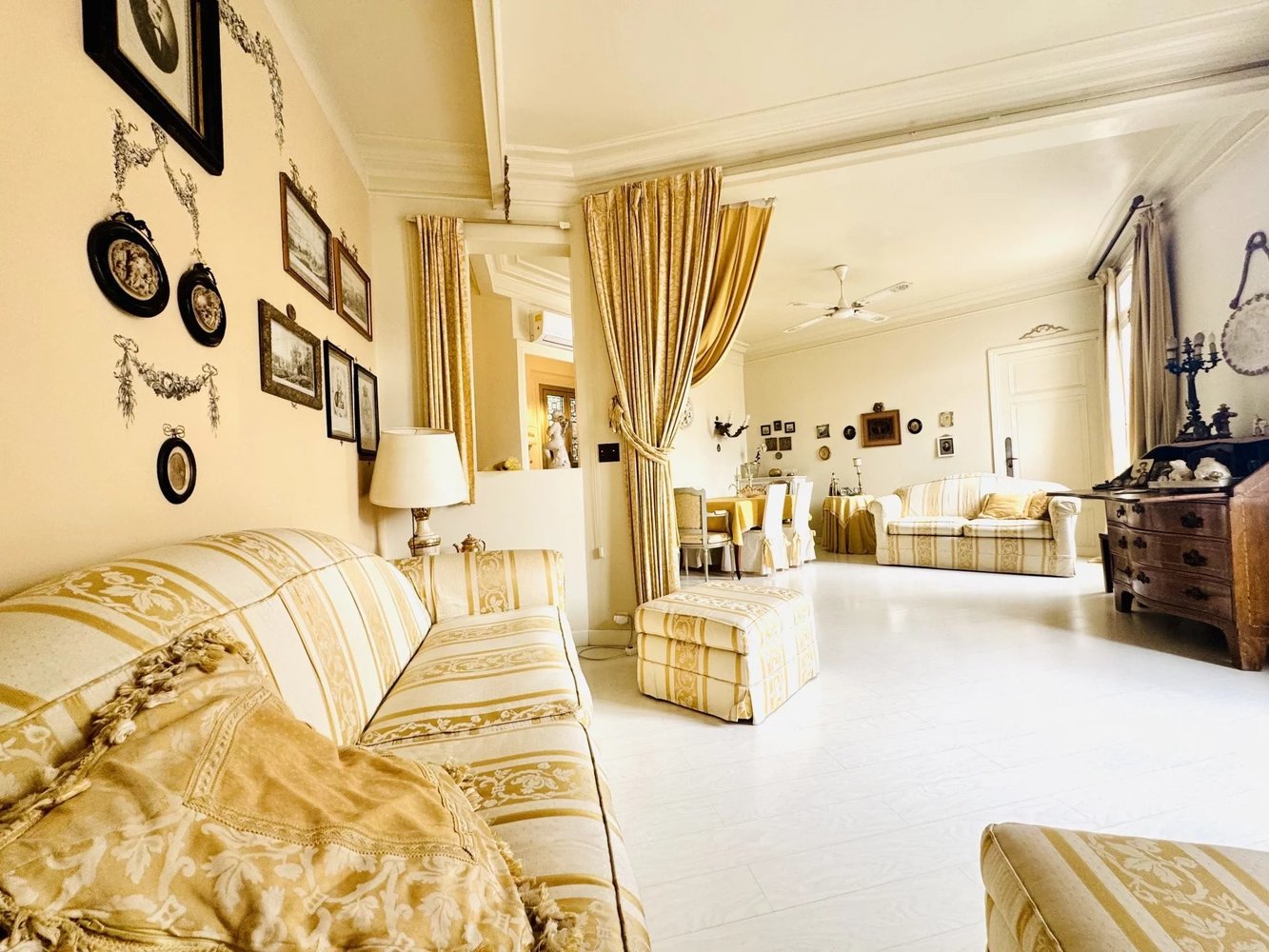 Property photo in Carre d'Or