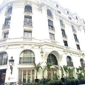 Property in Carre d'Or