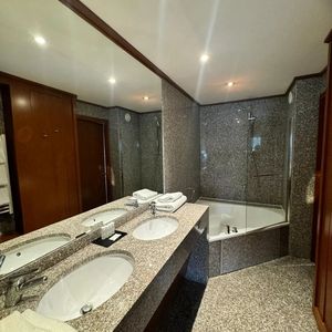 Property in Carre d'Or