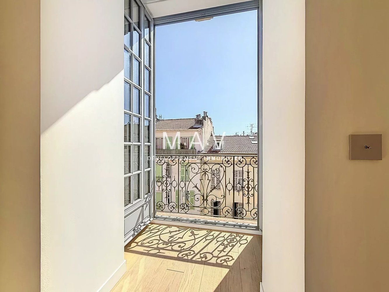 Property photo in Carre d'Or