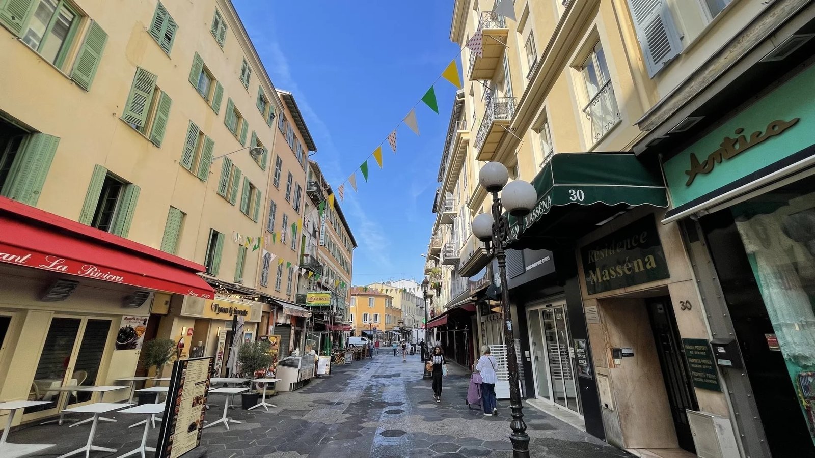 Property photo in Carre d'Or