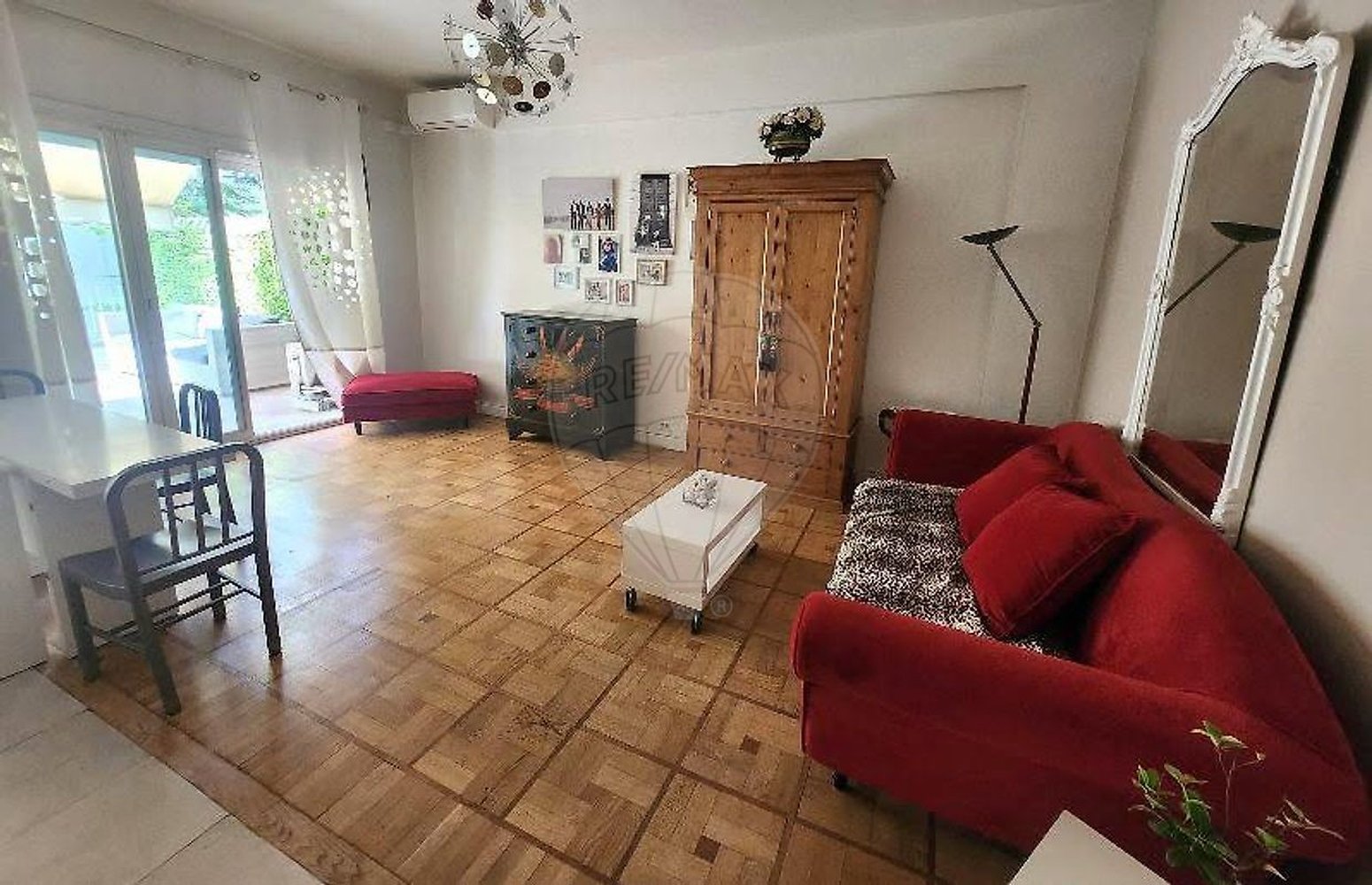 Property photo in Carre d'Or