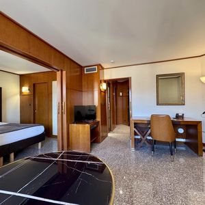 Property in Carre d'Or