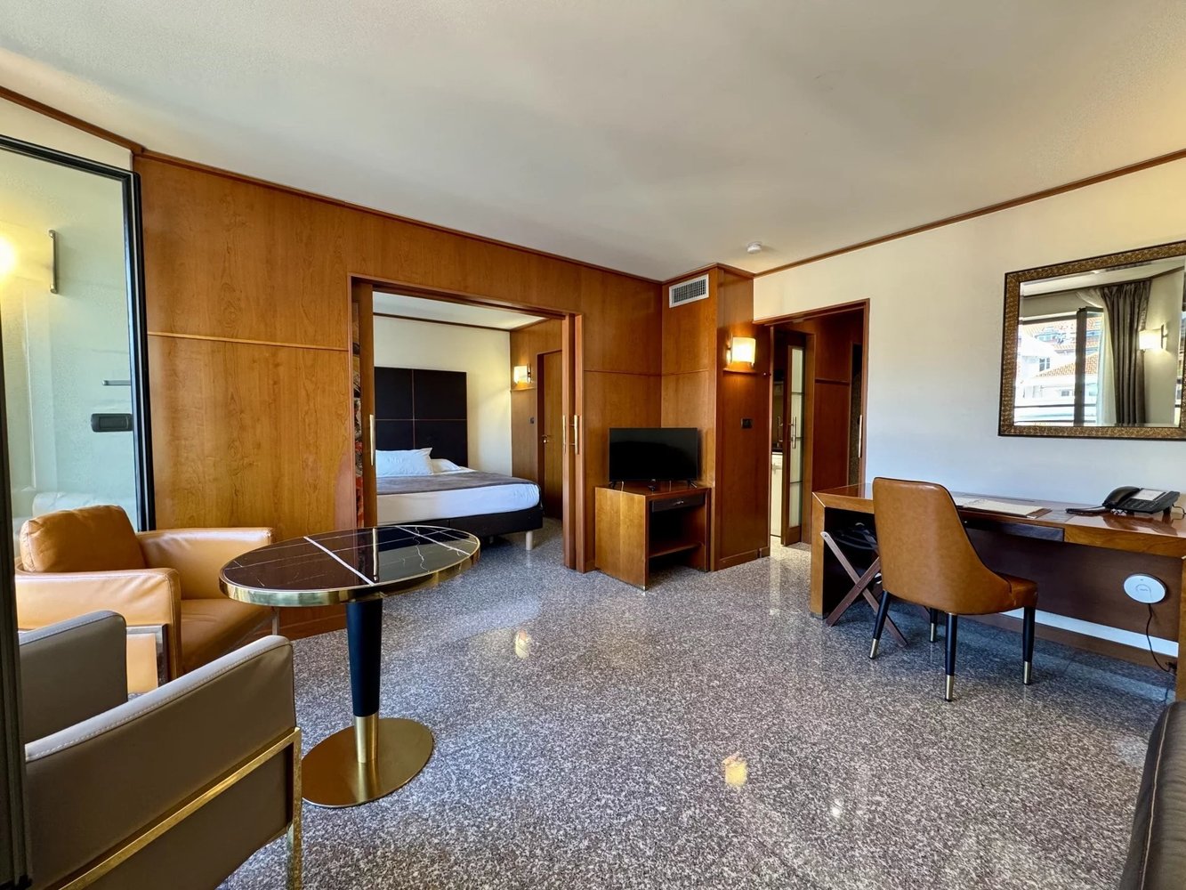 Property photo in Carre d'Or