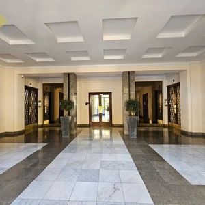 Property in Carre d'Or