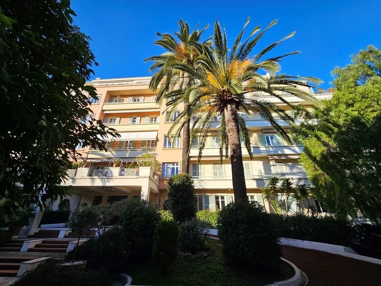 Property photo in Carre d'Or