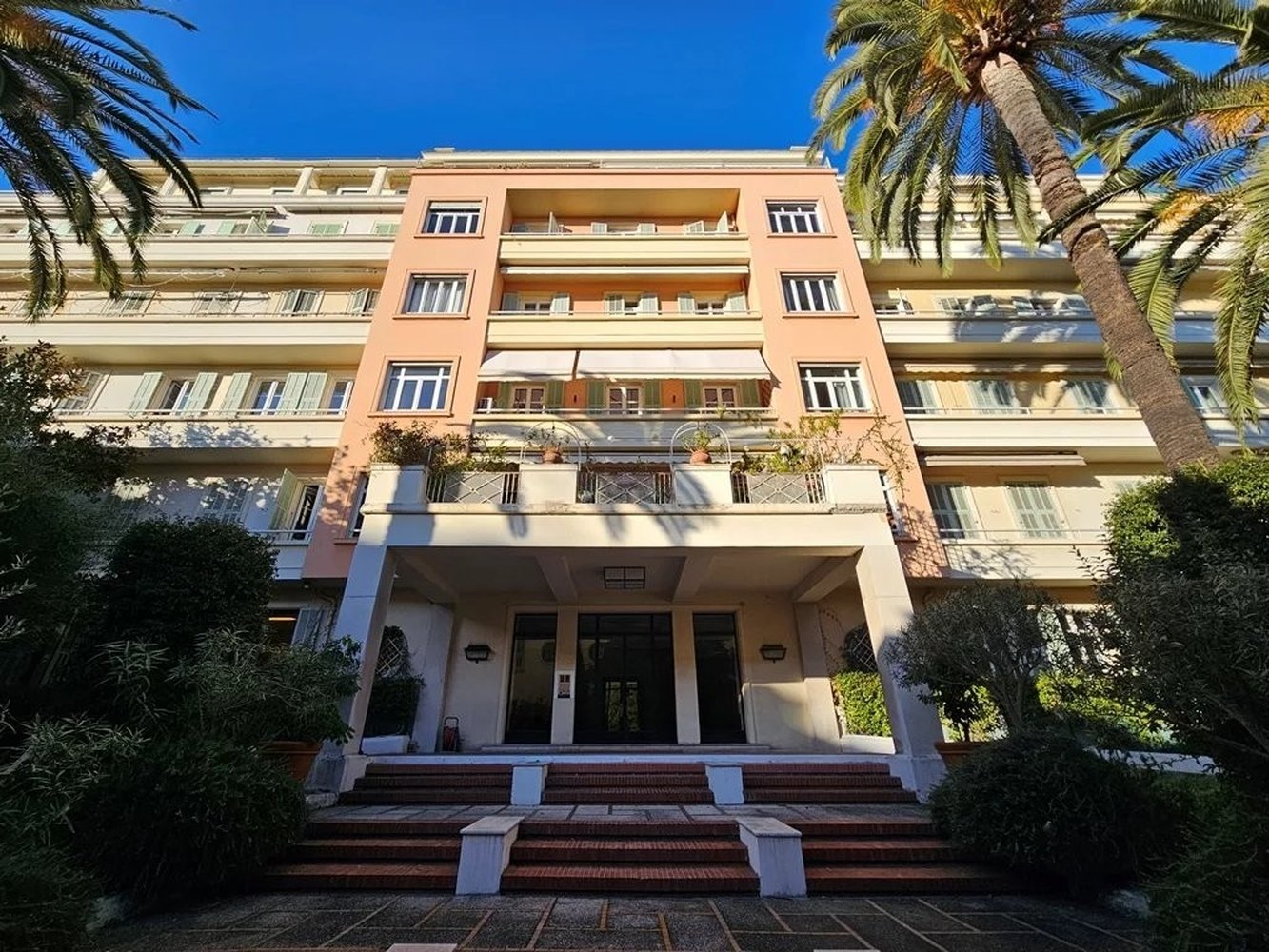 Property photo in Carre d'Or