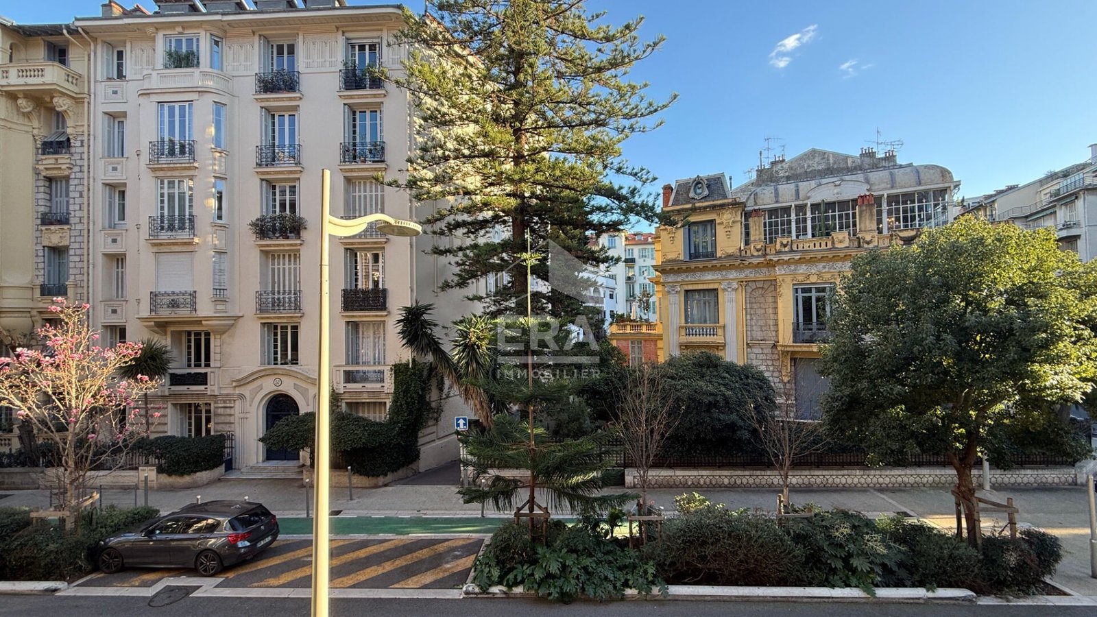 Property photo in Carre d'Or