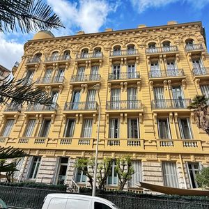 Property in Carre d'Or