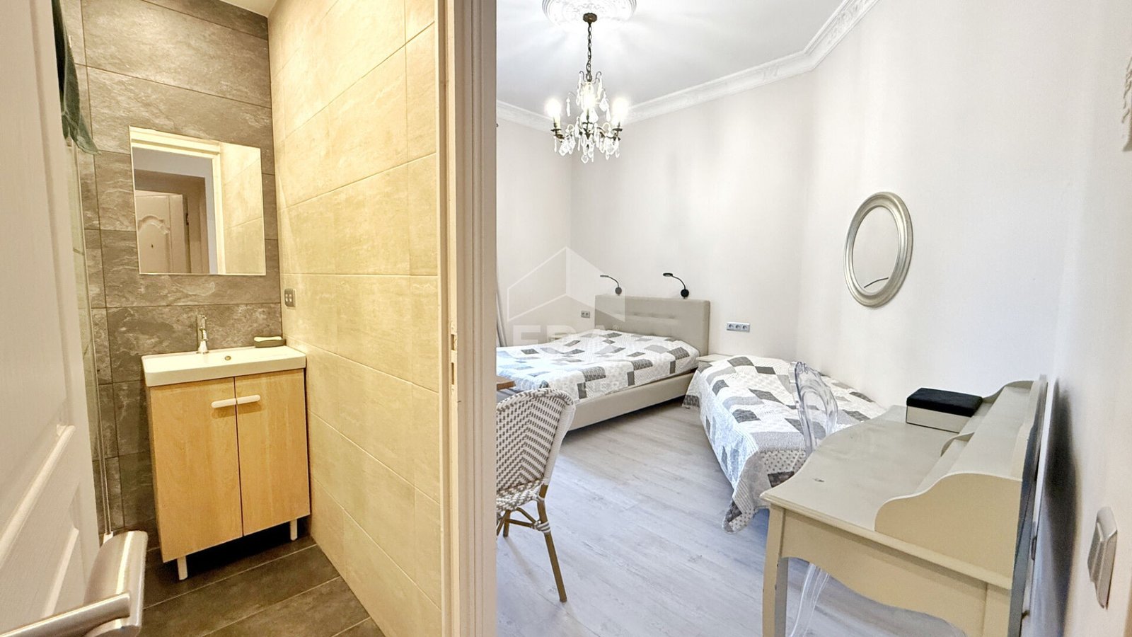 Property photo in Carre d'Or