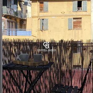 Property in Carre d'Or