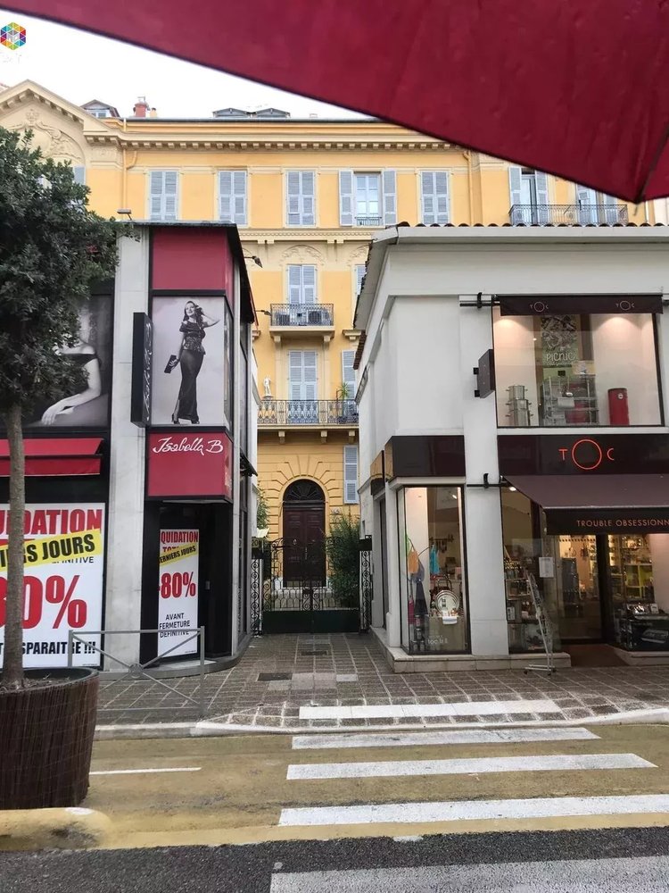 Property photo in Carre d'Or