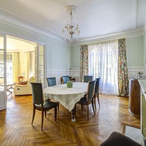 Property in Carre d'Or