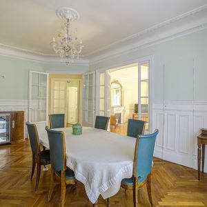 Property in Carre d'Or