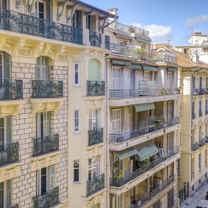 Property in Carre d'Or