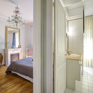 Property in Carre d'Or