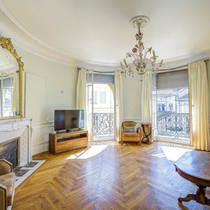 Property in Carre d'Or