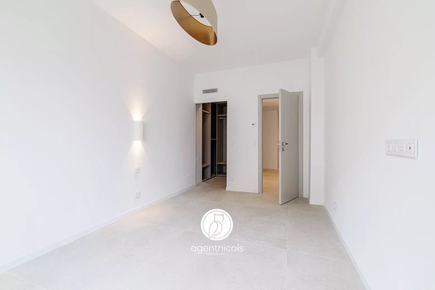 Property photo in Port