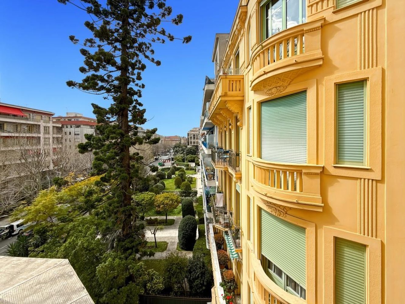 Property photo in Carre d'Argent