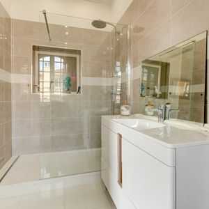 Property in Carre d'Argent