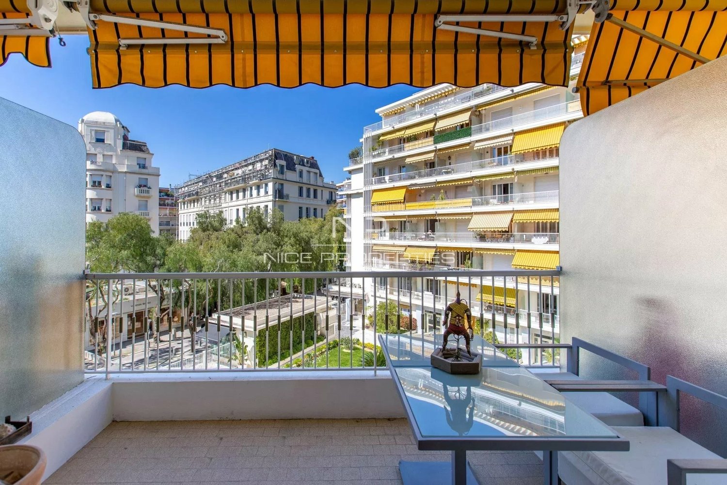 Property photo in Carre d'Argent