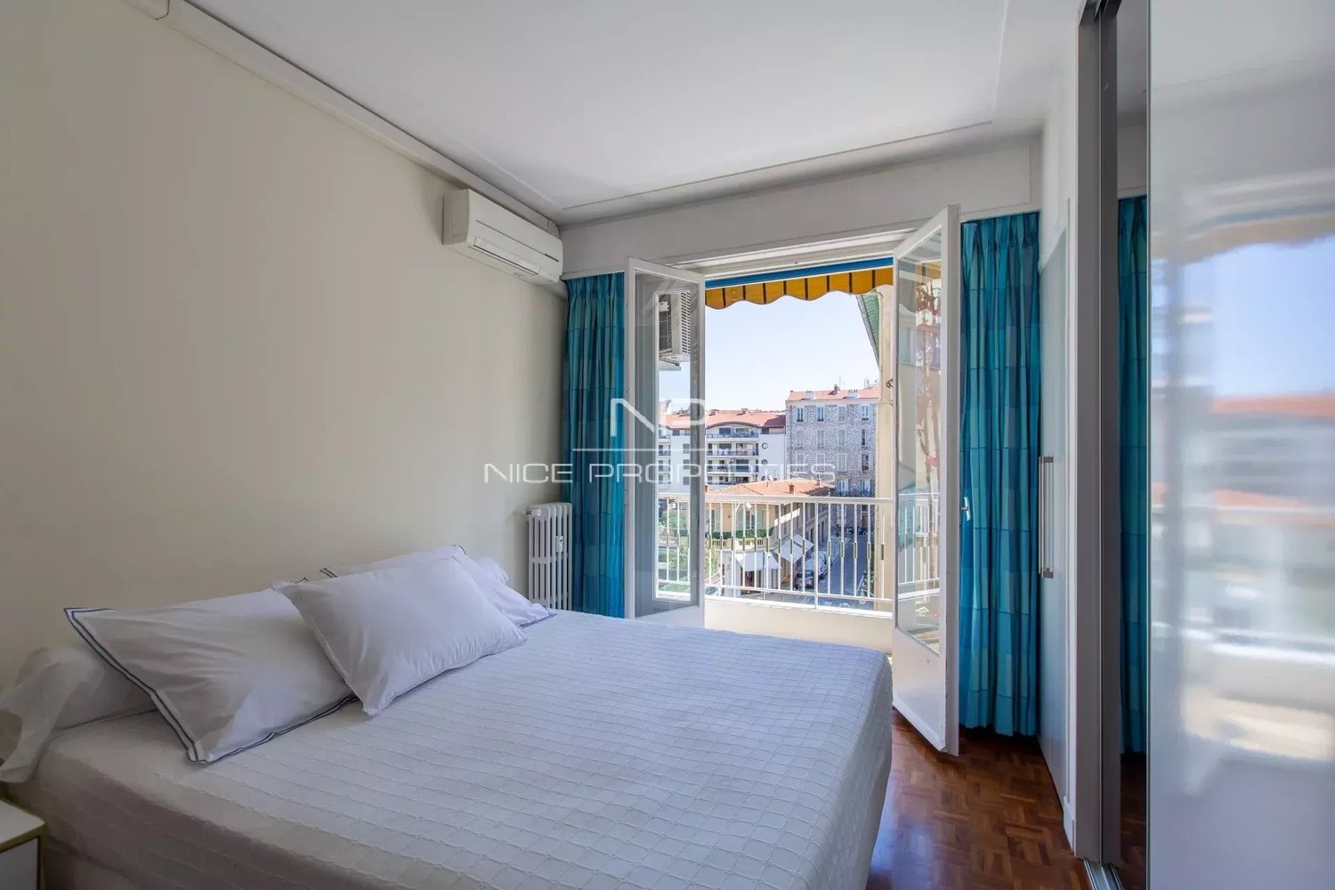 Property photo in Carre d'Argent