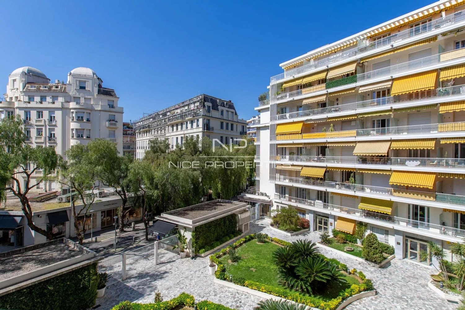 Property photo in Carre d'Argent