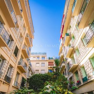 Property in Carre d'Argent