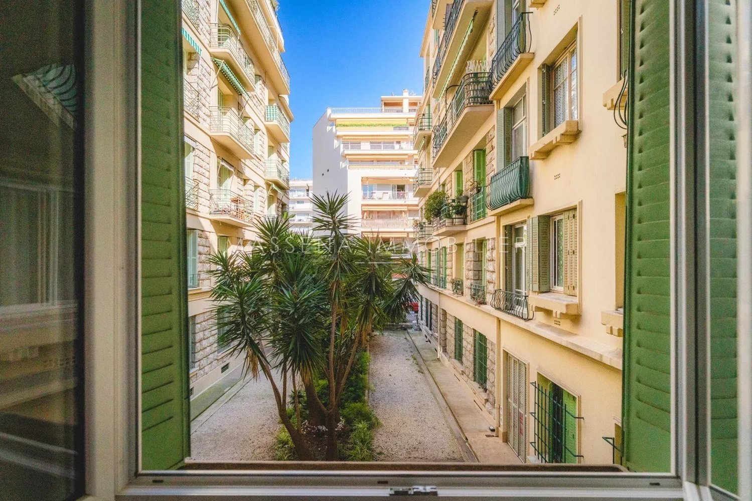 Property photo in Carre d'Argent