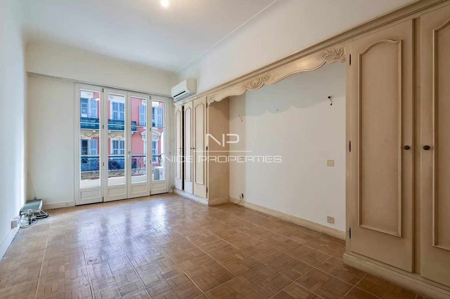 Property photo in Carre d'Argent