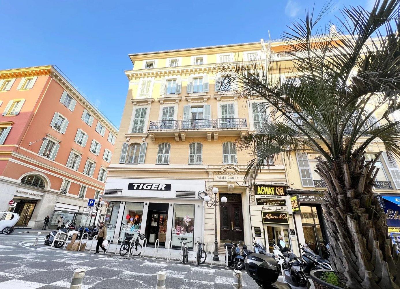 Property photo in Carre d'Argent