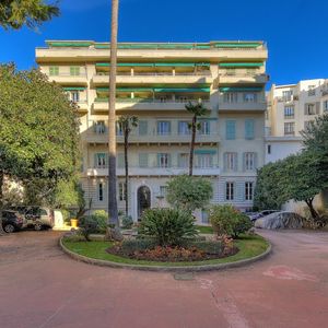 Property in Carre d'Argent