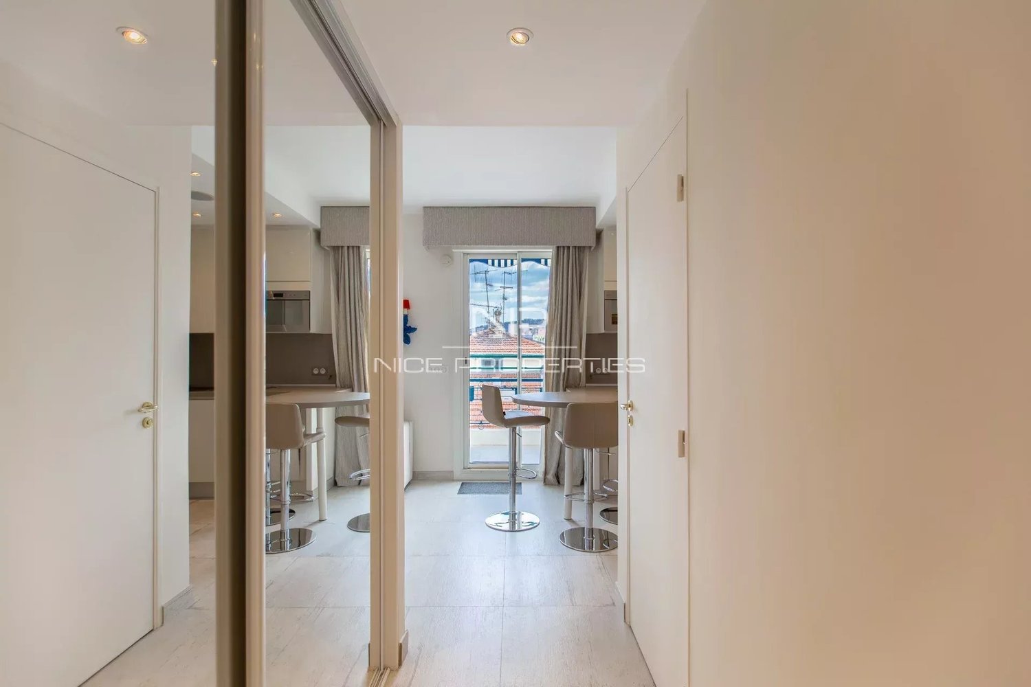 Property photo in Carre d'Or