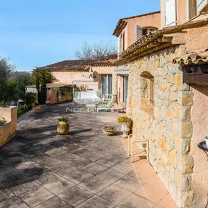 Property in Carre d'Or