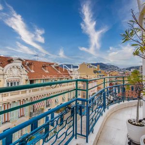 Property in Carre d'Or