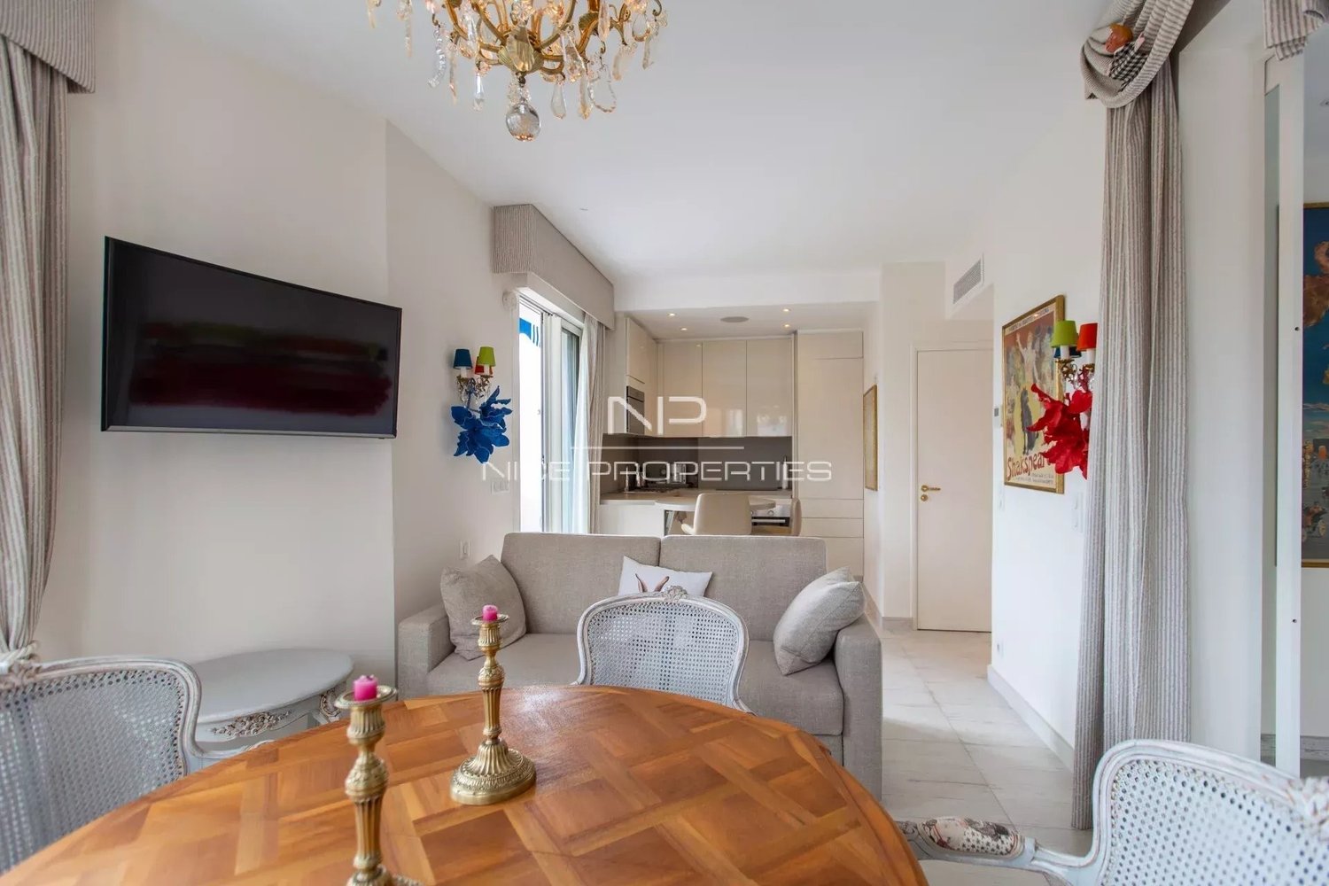 Property photo in Carre d'Or