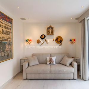 Property in Carre d'Or