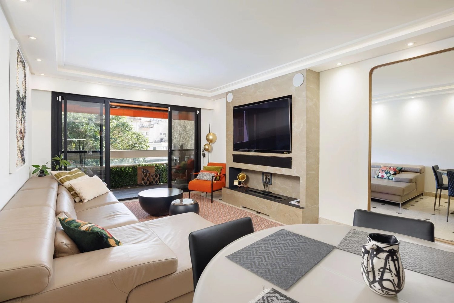 Property photo in Carre d'Or