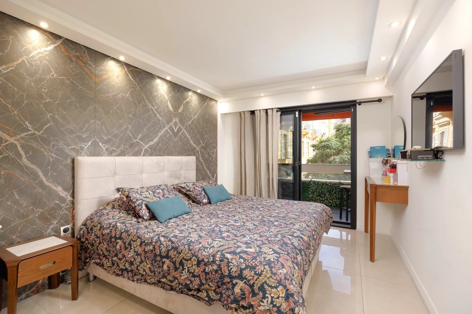 Property photo in Carre d'Or