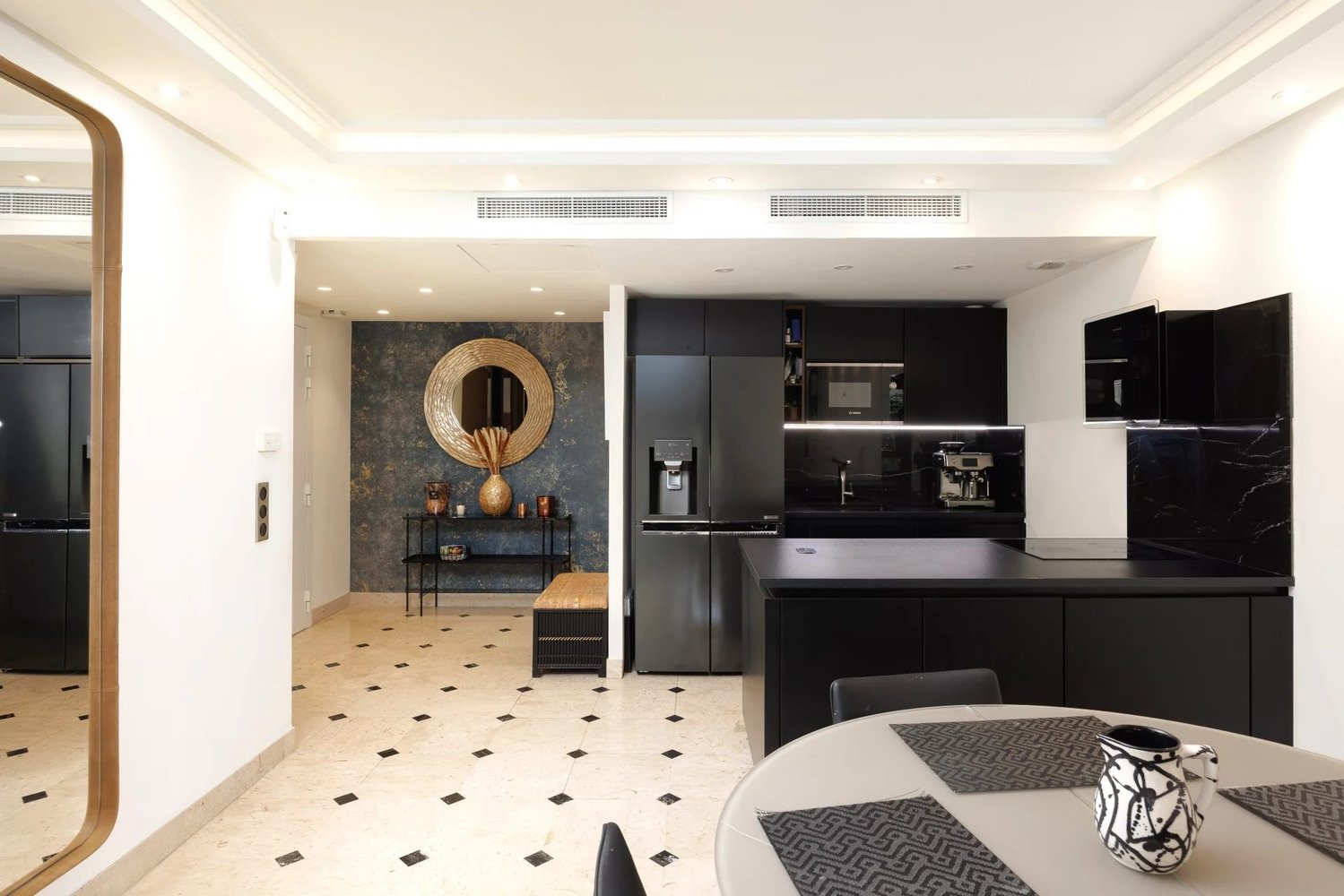 Property photo in Carre d'Or