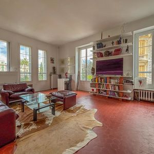 Property in Carre d'Or