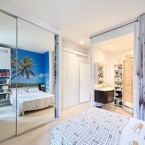 Property in Carre d'Or