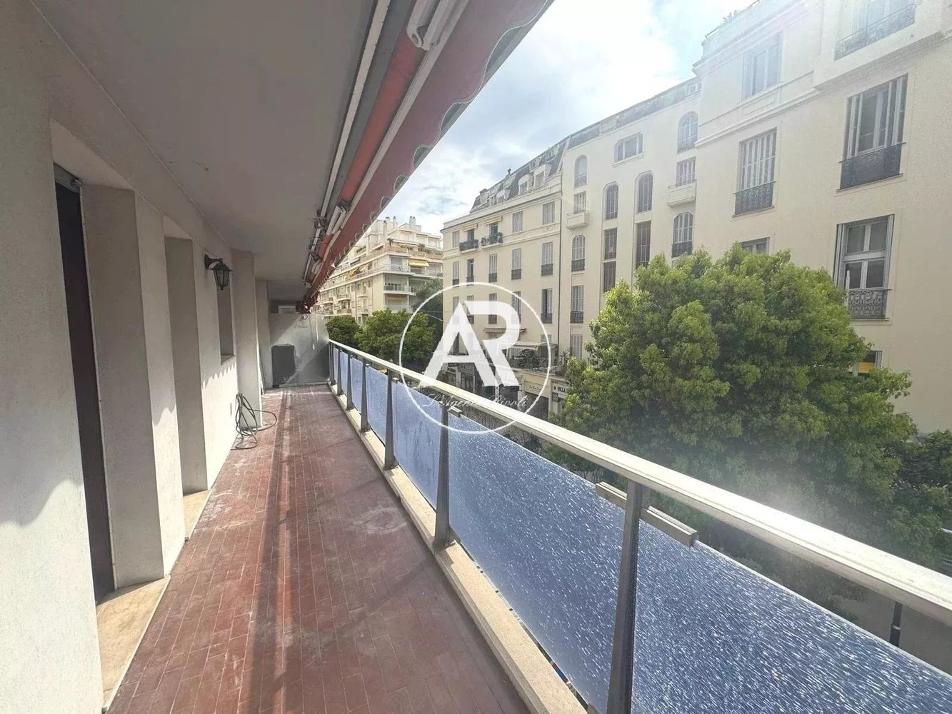 Property photo in Carre d'Or