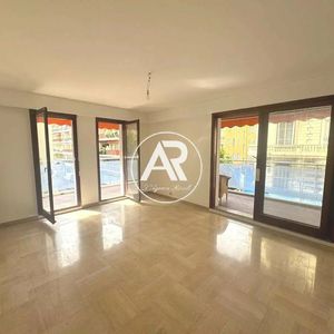 Property in Carre d'Or