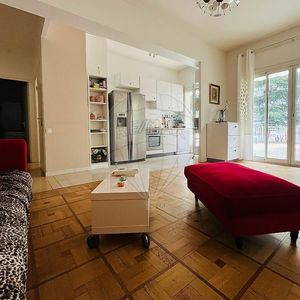 Property in Carre d'Or