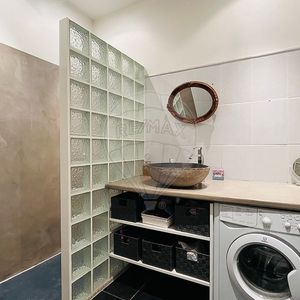 Property in Carre d'Or