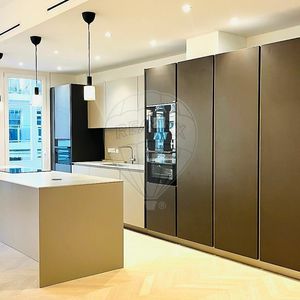 Property in Carre d'Or