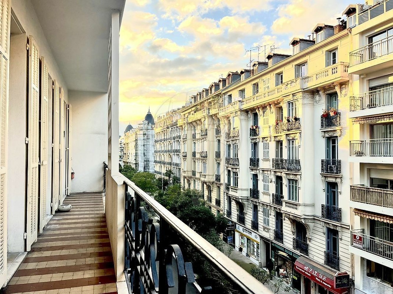 Property photo in Carre d'Or