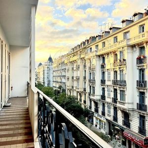 Property in Carre d'Or