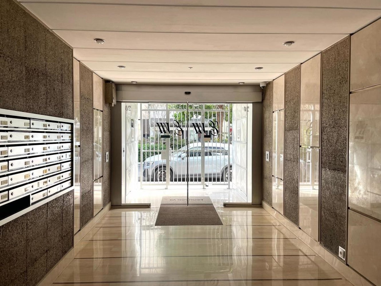 Property photo in Carre d'Or